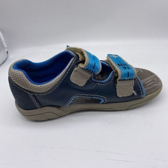 Clarks Kid’s Jet Themed Velcro Leather Light Up Sandals - Picture 11 of 13